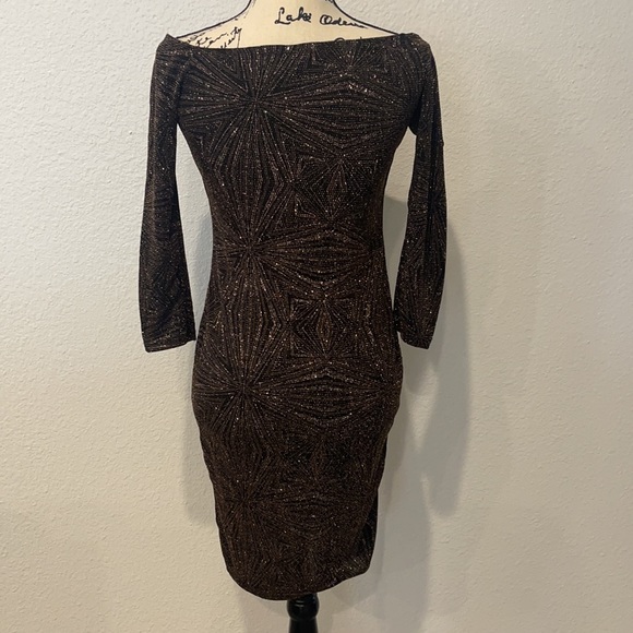 Black dress - Picture 4 of 7